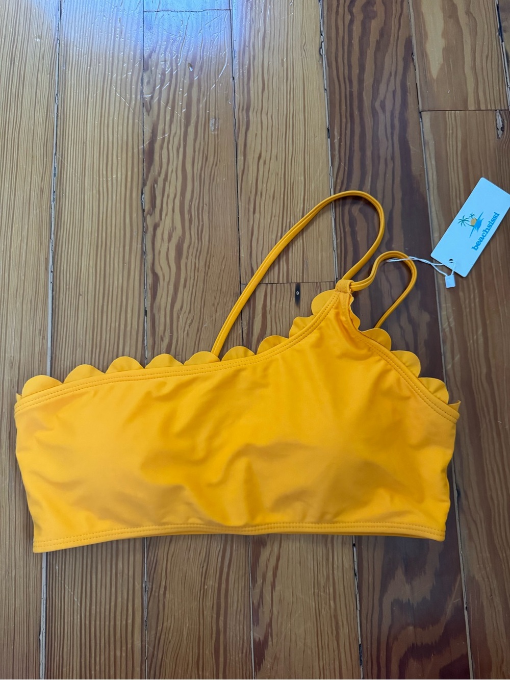 NWT Beachsissi Scalloped Bikini Top